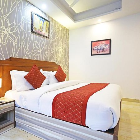 Hotel The Best Near Delhi Airport 뉴델리 외부 사진