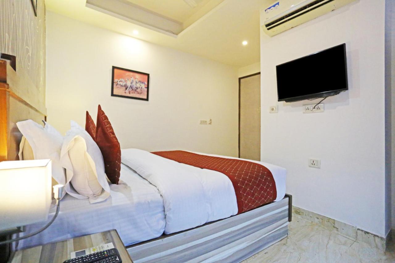 Hotel The Best Near Delhi Airport 뉴델리 외부 사진