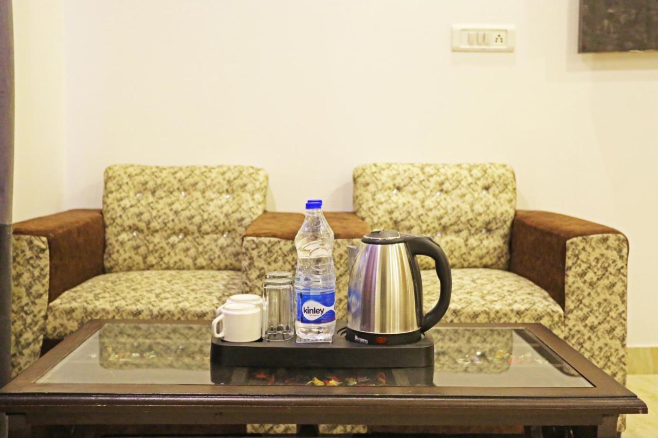 Hotel The Best Near Delhi Airport 뉴델리 외부 사진
