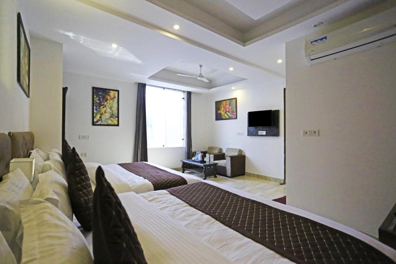 Hotel The Best Near Delhi Airport 뉴델리 외부 사진